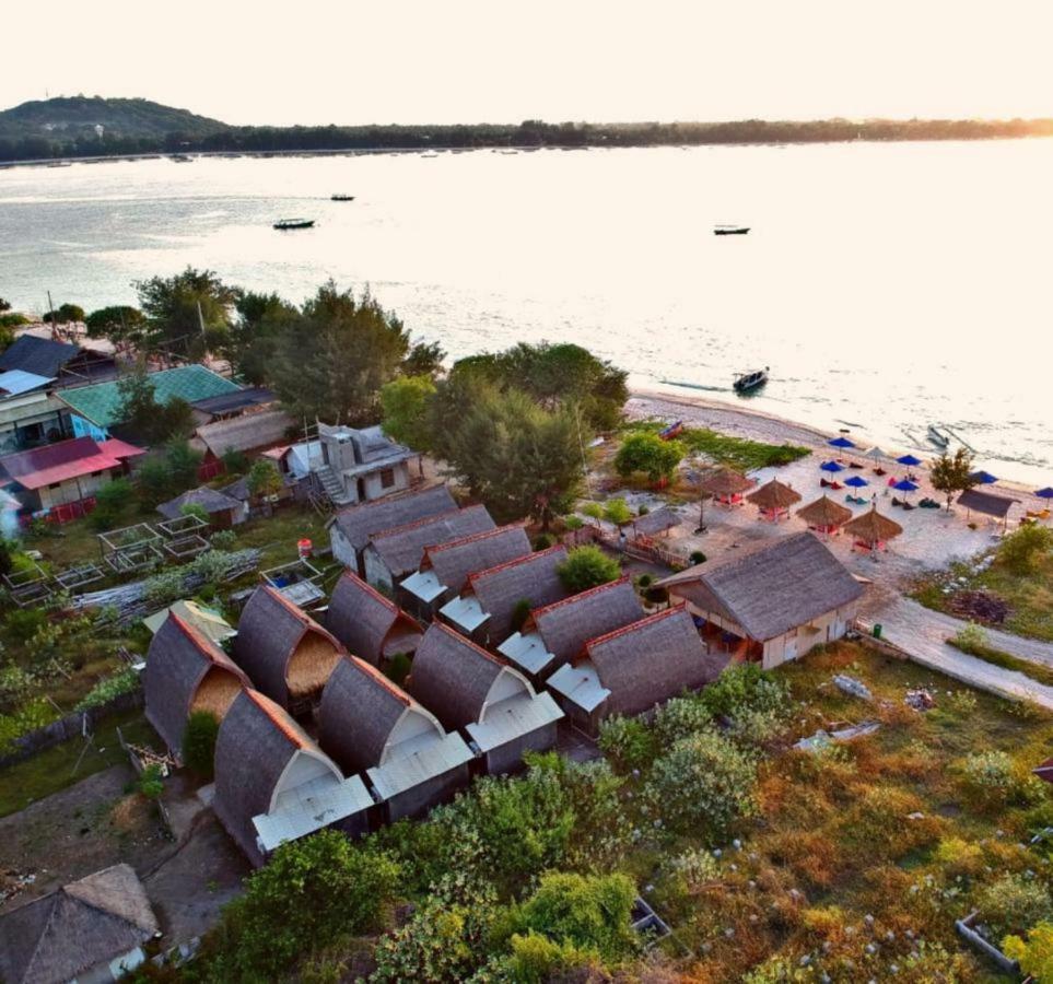 Sunset Beach Bungalow Ilhas Gili Exterior foto