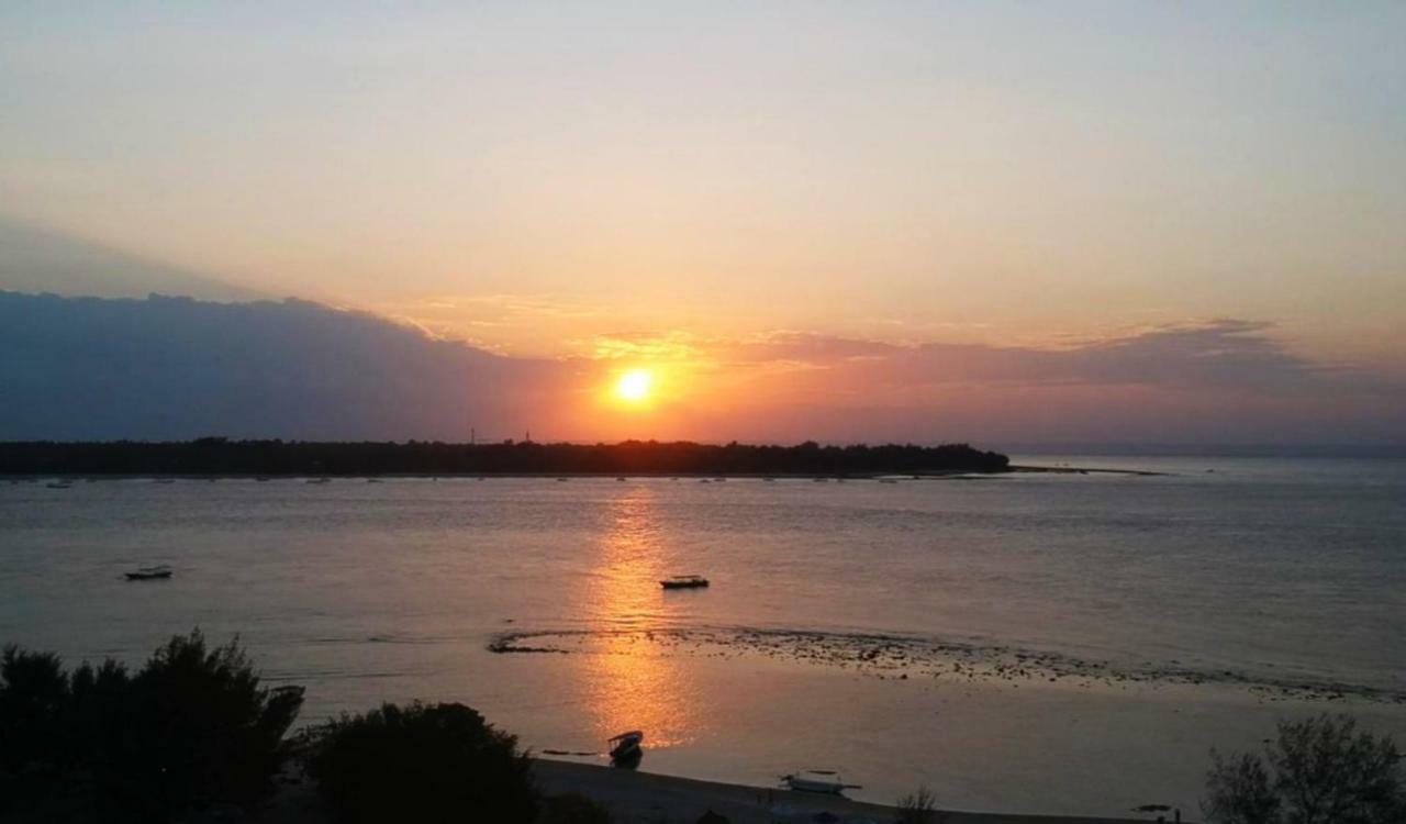 Sunset Beach Bungalow Ilhas Gili Exterior foto
