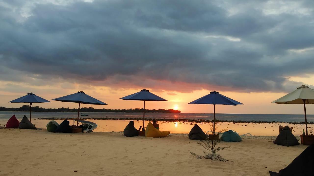 Sunset Beach Bungalow Ilhas Gili Exterior foto