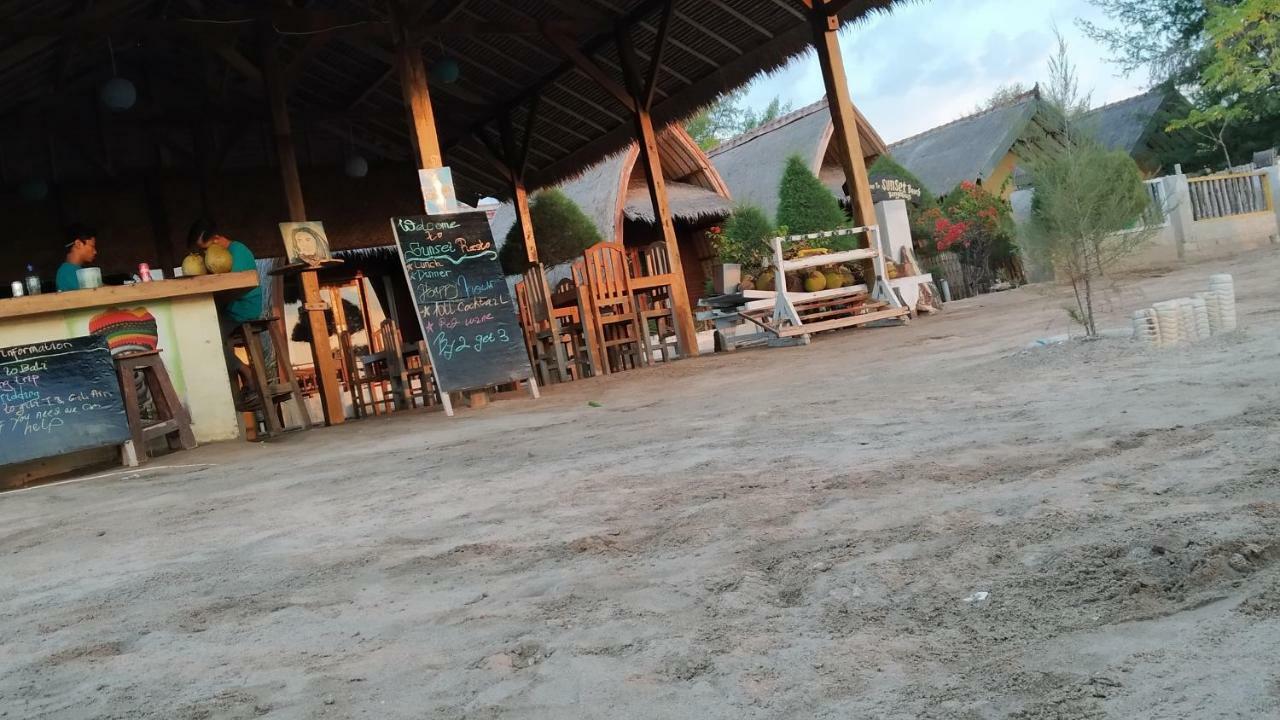 Sunset Beach Bungalow Ilhas Gili Exterior foto