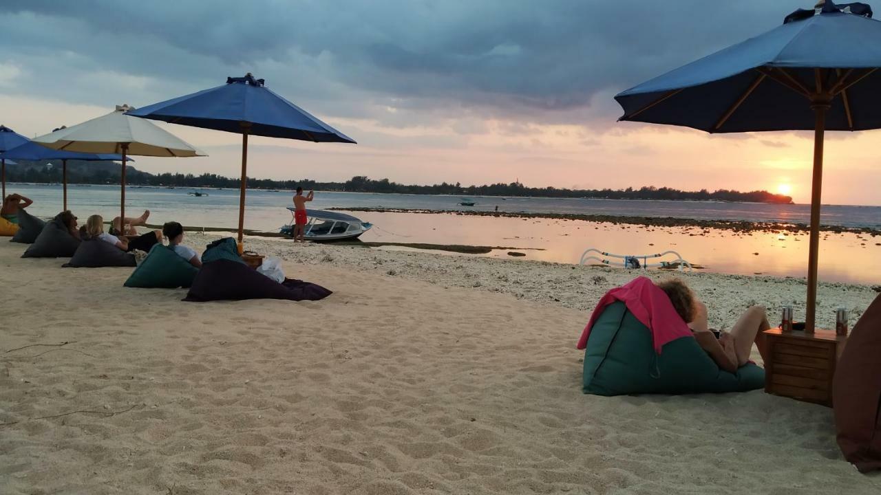 Sunset Beach Bungalow Ilhas Gili Exterior foto