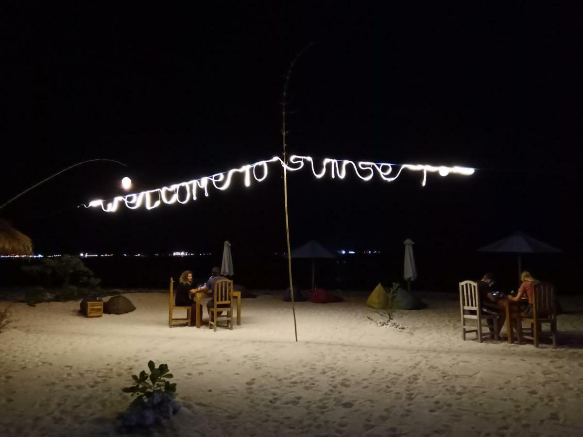 Sunset Beach Bungalow Ilhas Gili Exterior foto