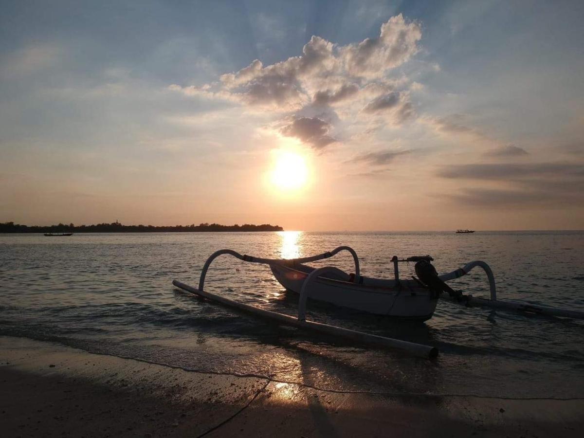 Sunset Beach Bungalow Ilhas Gili Exterior foto