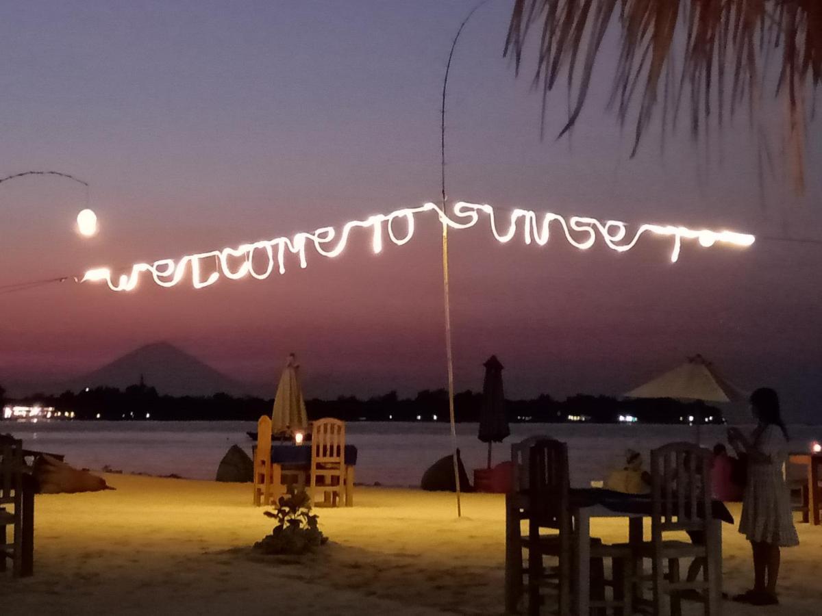 Sunset Beach Bungalow Ilhas Gili Exterior foto
